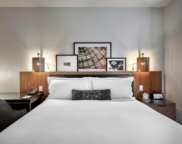 LondonHouse Chicago, Curio Collection by Hilton image 26